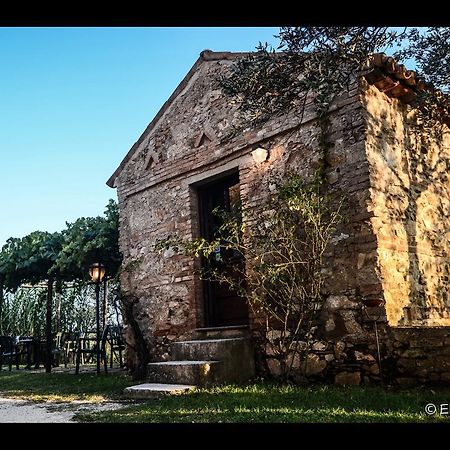 Agriturismo Due Torri Guest House Chiaravalle Centrale Exterior photo